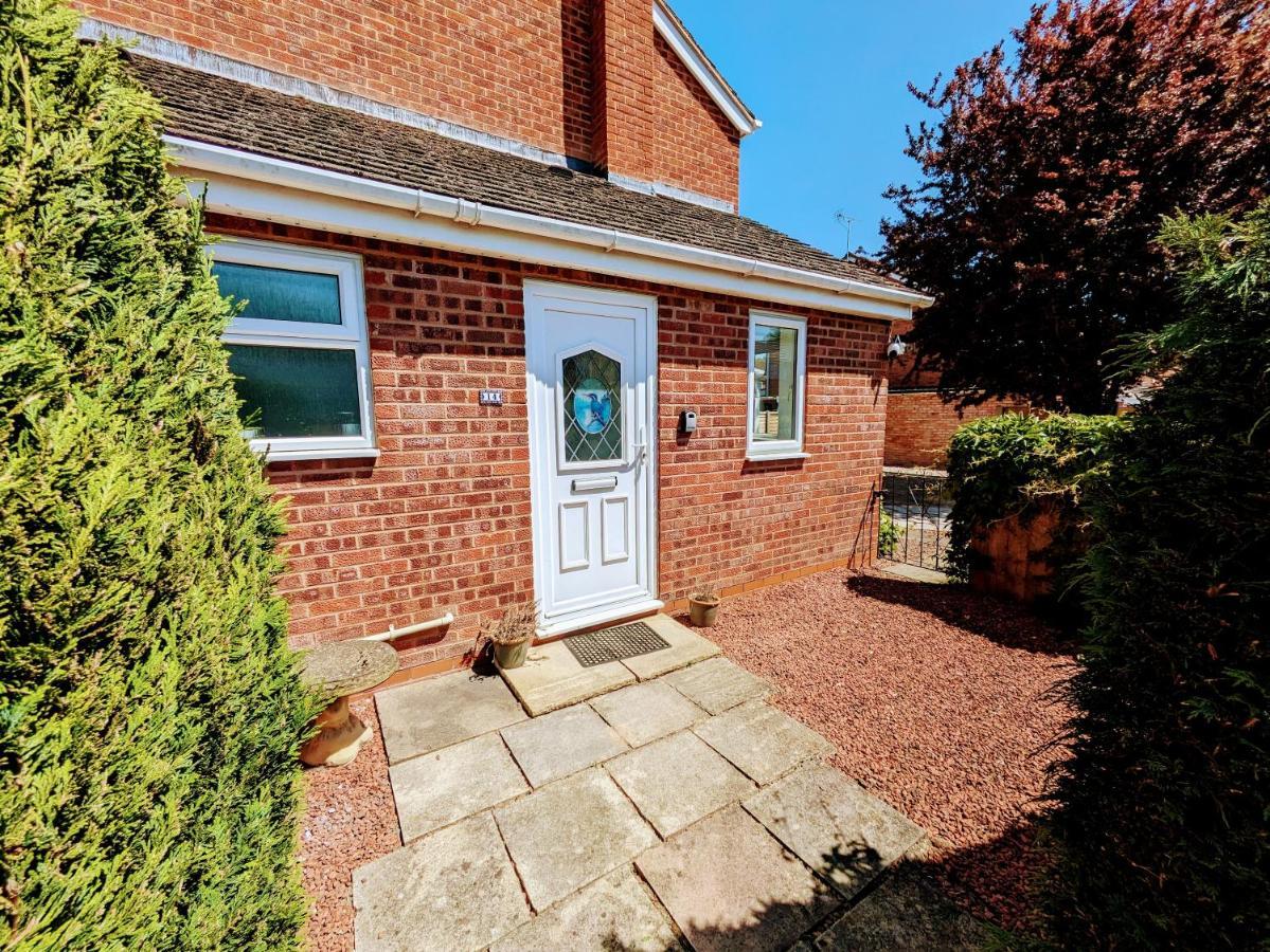 Spacious 3 Bed House, Sleeps 6, Free Parking - 14 Millers Close Leominster Exteriör bild