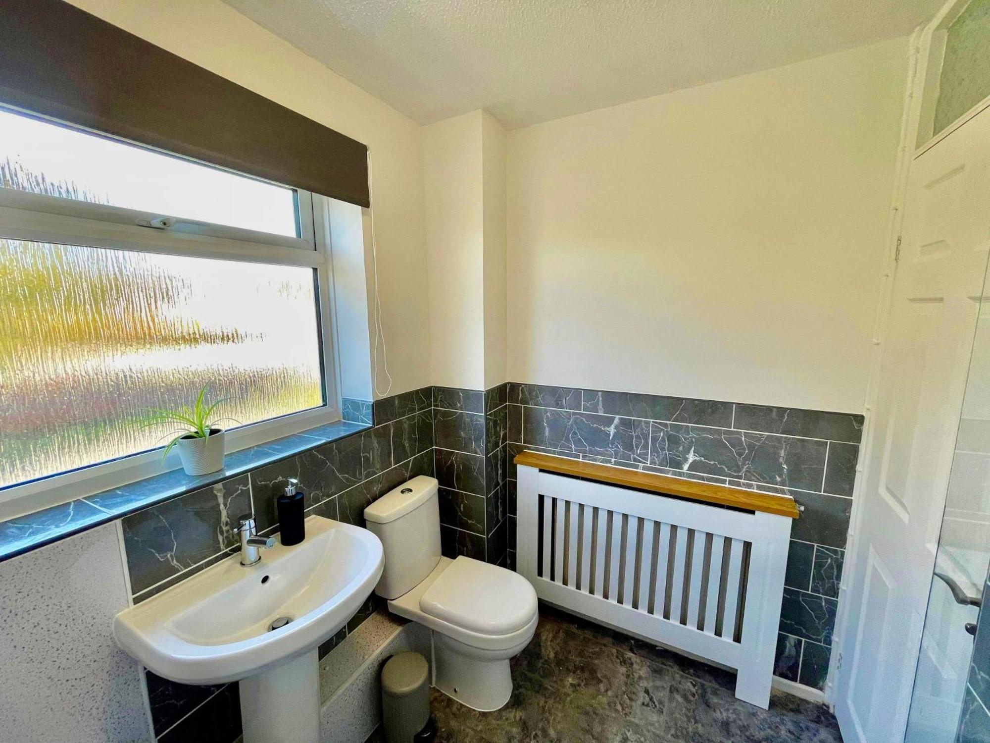 Spacious 3 Bed House, Sleeps 6, Free Parking - 14 Millers Close Leominster Exteriör bild