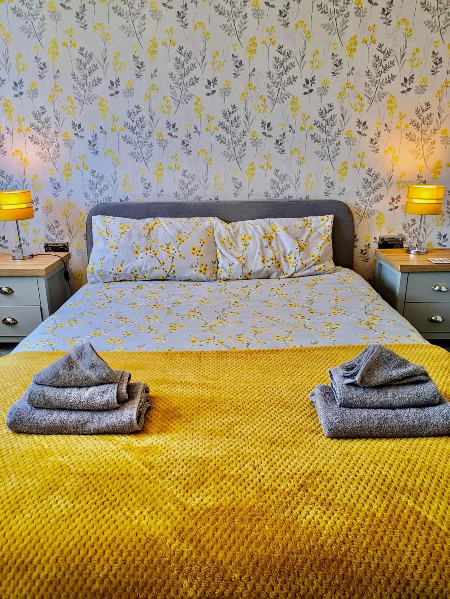 Spacious 3 Bed House, Sleeps 6, Free Parking - 14 Millers Close Leominster Exteriör bild